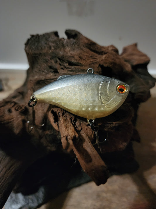 Lipless rattling creek chub