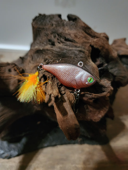Micro lipless crimson chrome