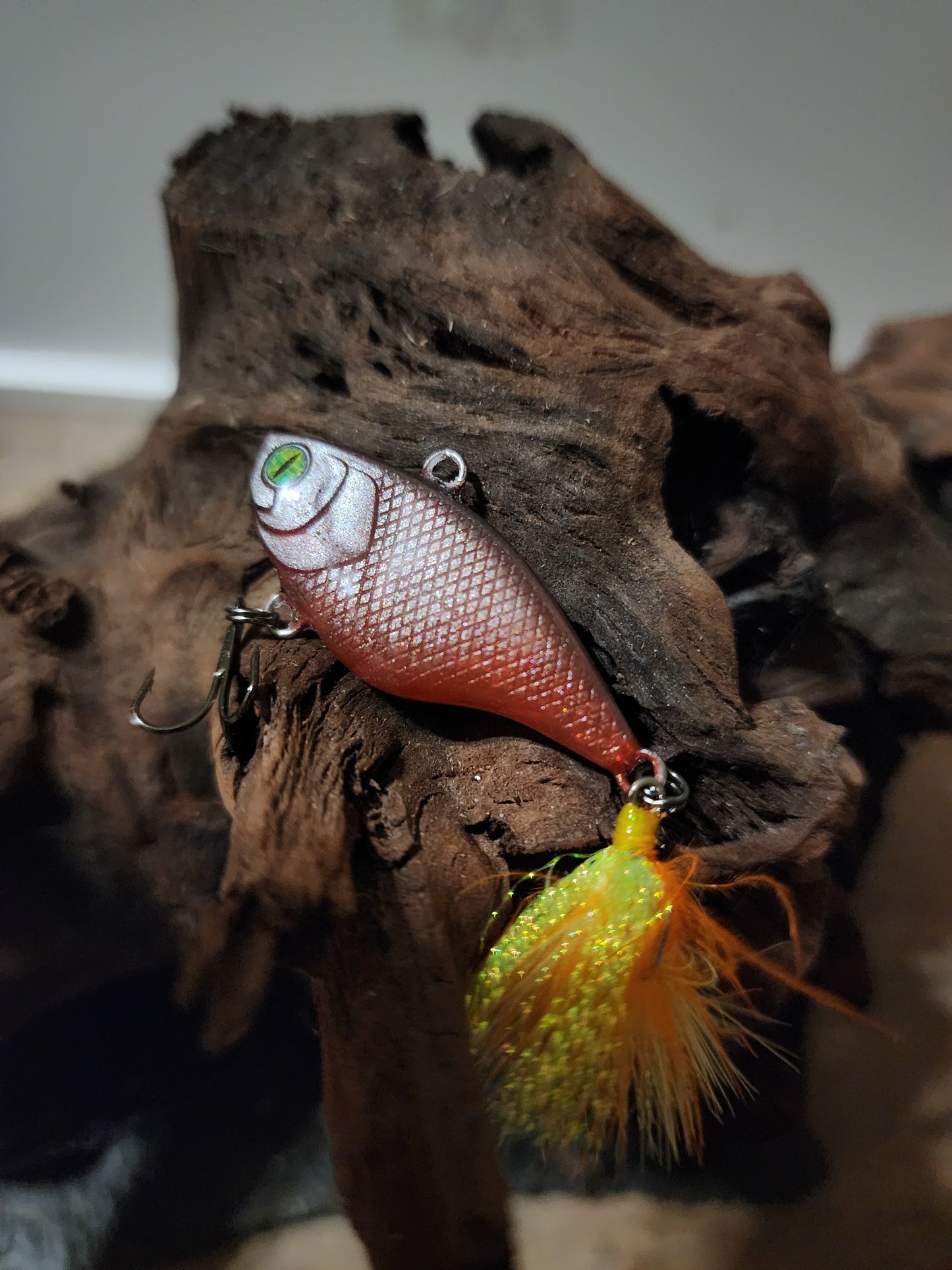Micro lipless crimson chrome
